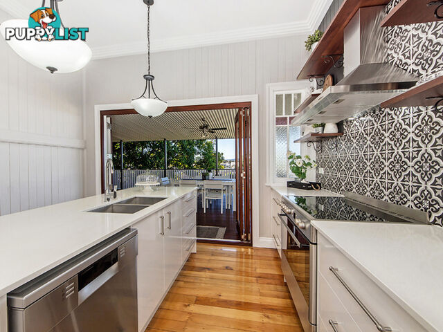 8 Clifton Street Booval QLD 4304