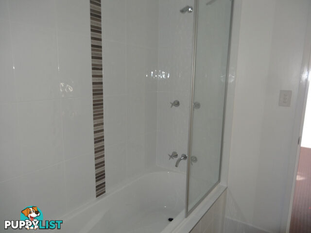 2 8A Short Street IPSWICH QLD 4305