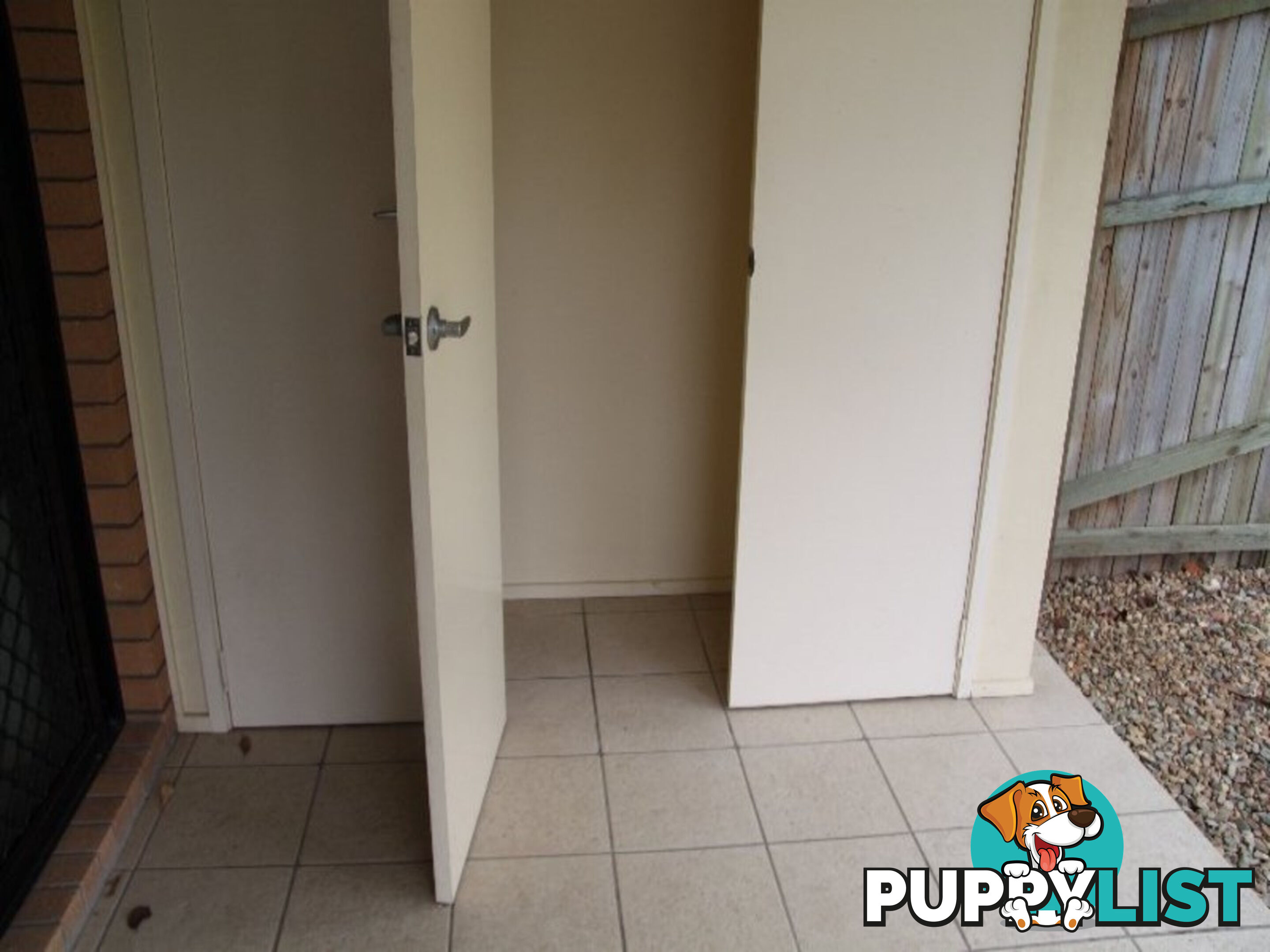2 4 Lagoona Court CHURCHILL QLD 4305
