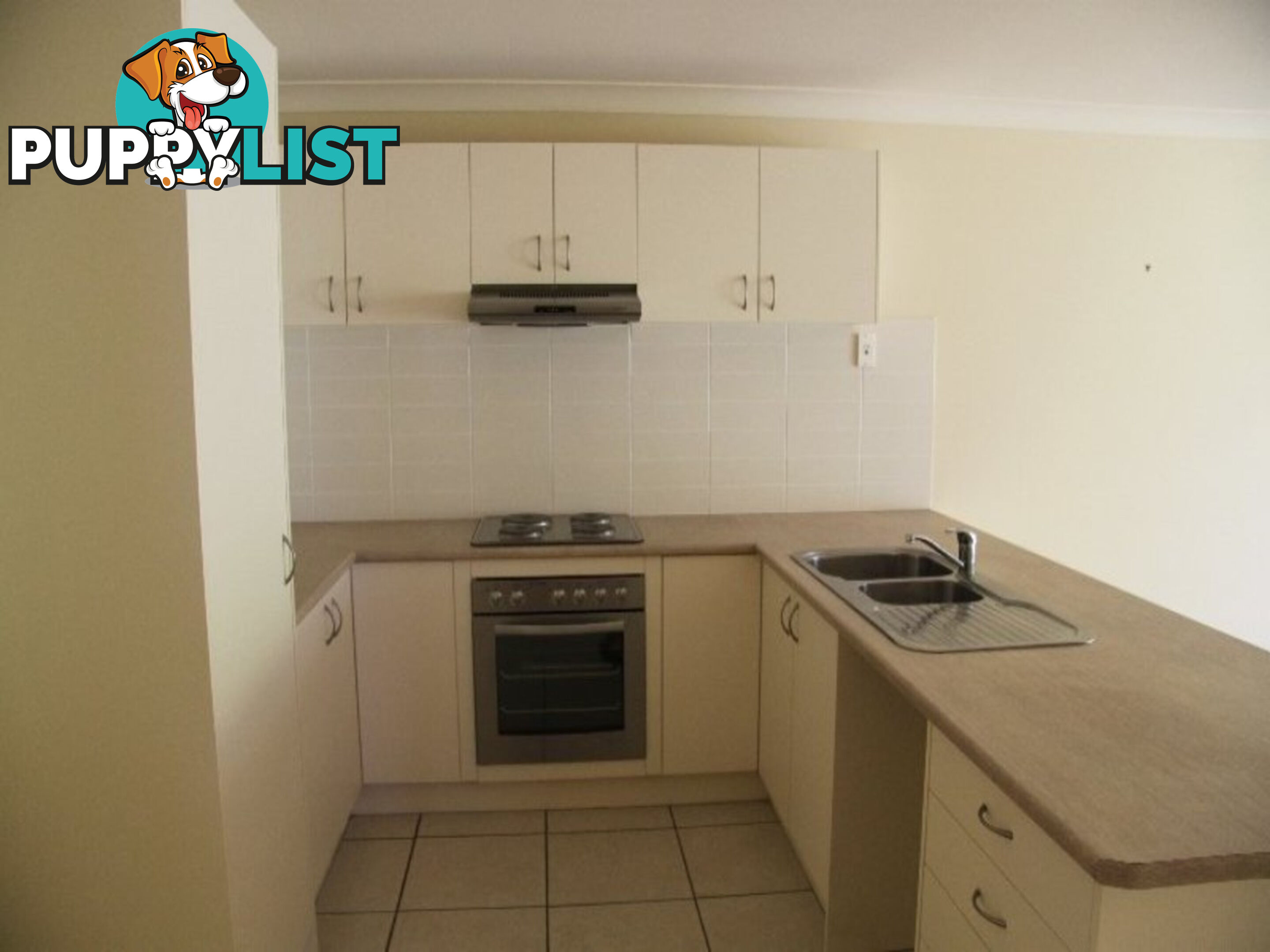 2 4 Lagoona Court CHURCHILL QLD 4305