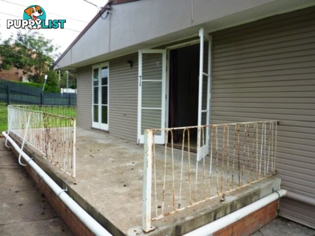 20 Clifton Street Booval QLD 4304