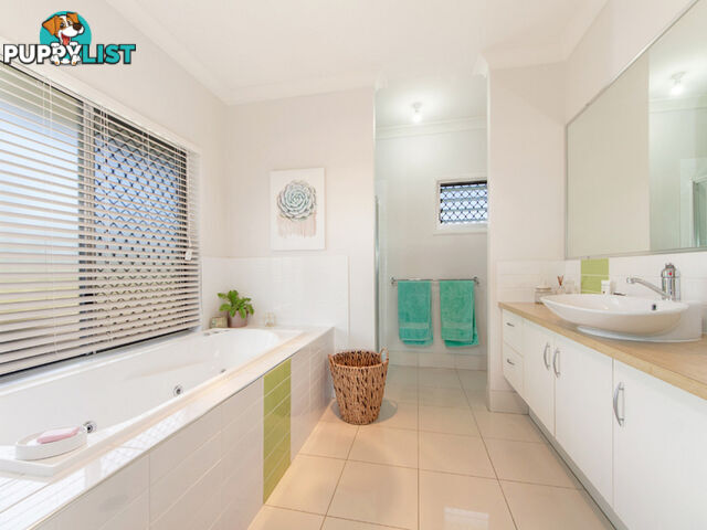27 Ivory Close PEAK CROSSING QLD 4306