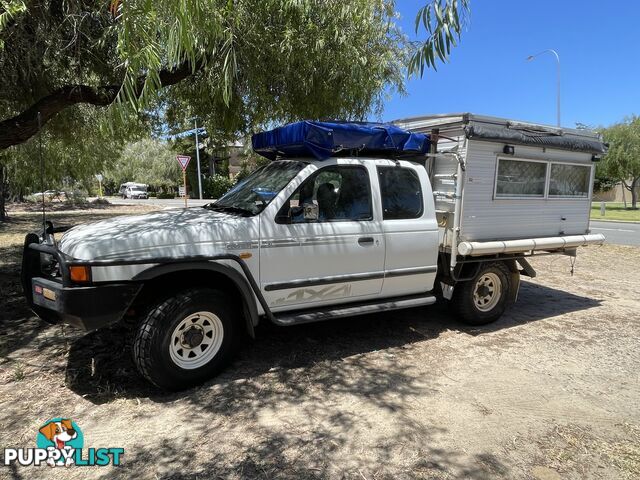 Pop-Up camper on Ford Courier 4x4 Diesel