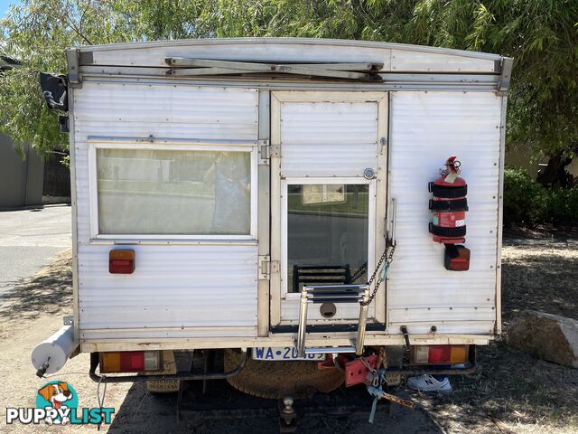 Pop-Up camper on Ford Courier 4x4 Diesel