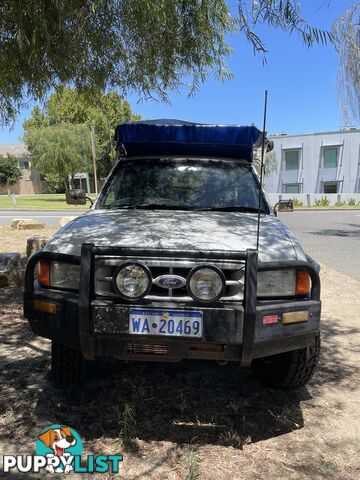 Pop-Up camper on Ford Courier 4x4 Diesel