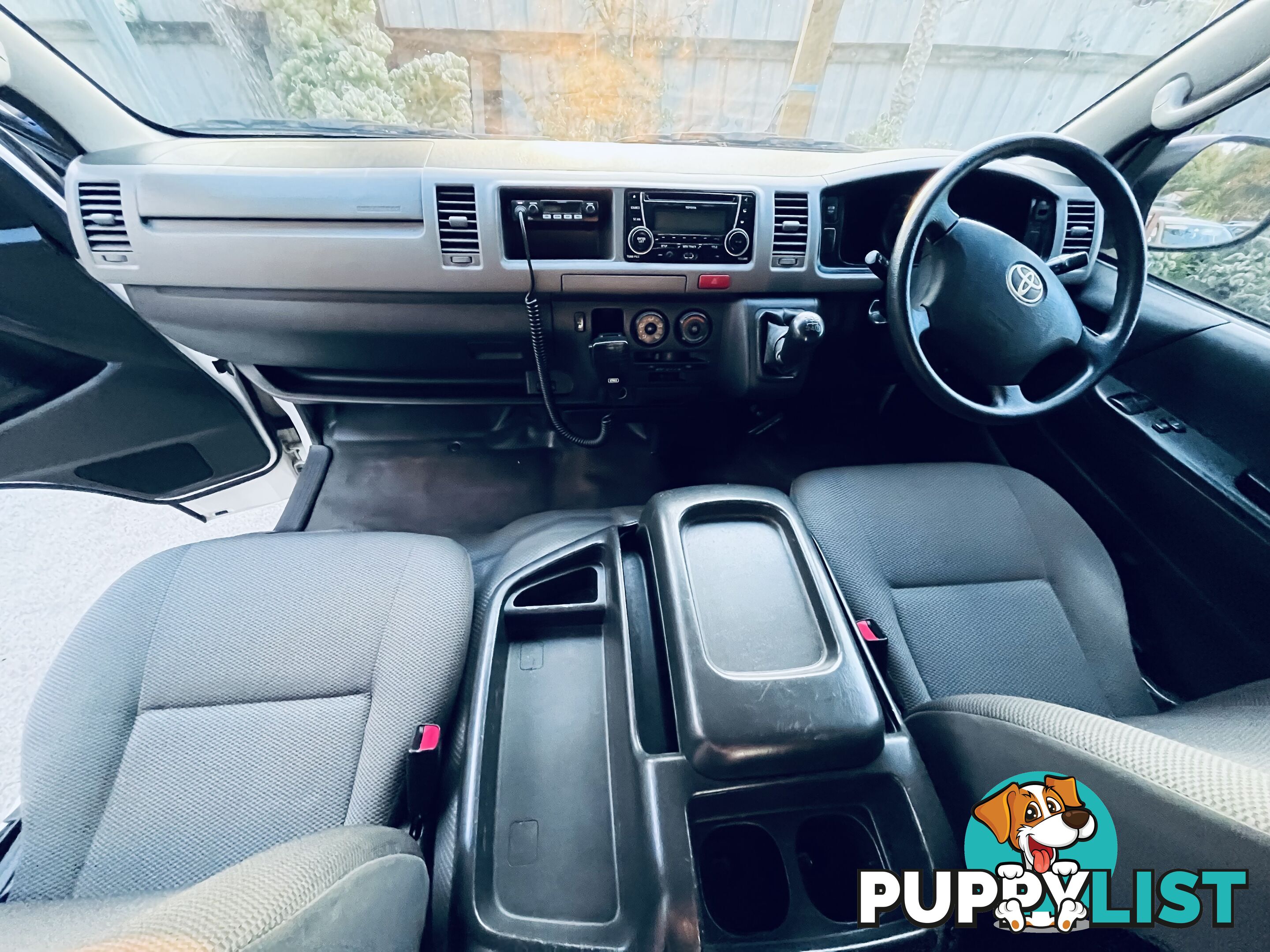 Toyota hiace commuter campervan Diesel low klms