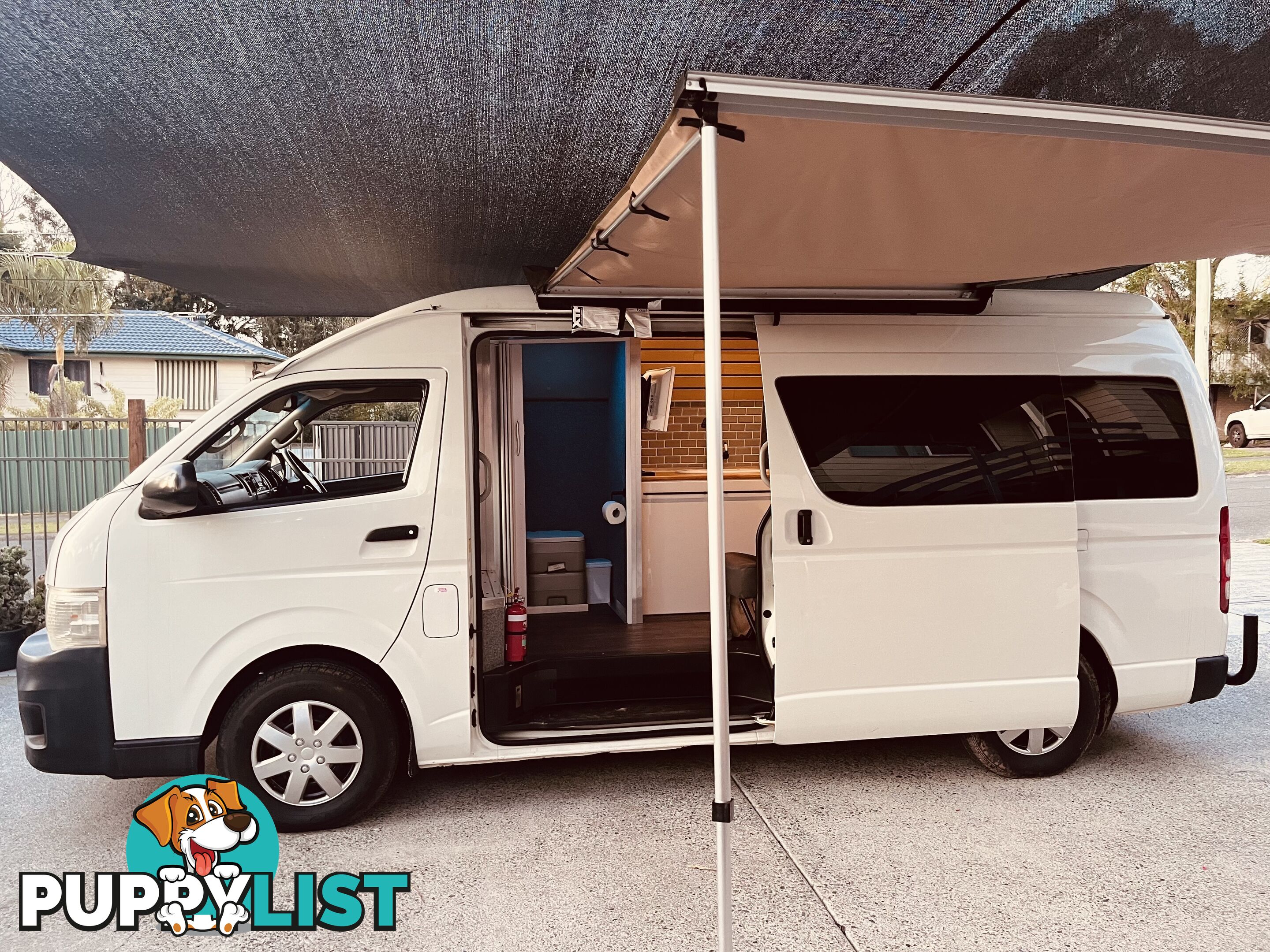Toyota hiace commuter campervan Diesel low klms