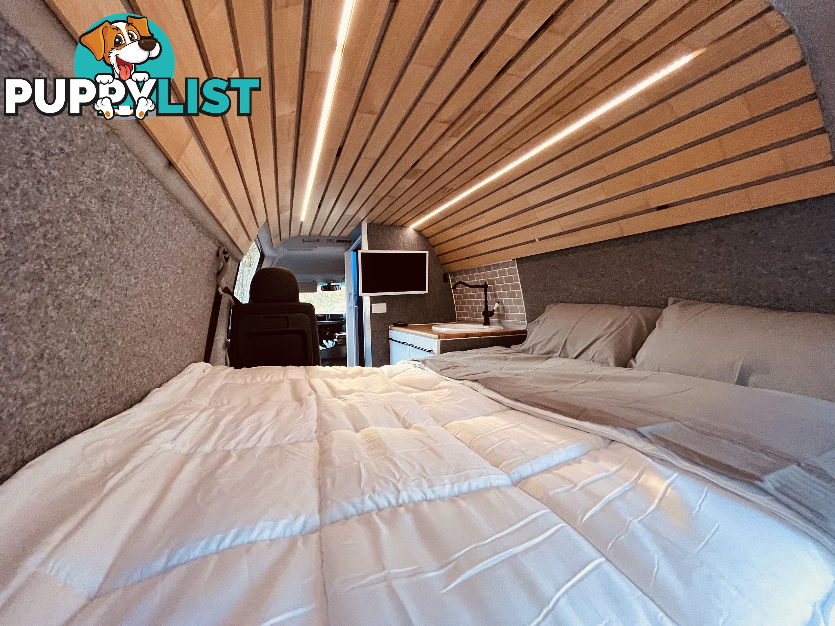 Toyota hiace commuter campervan Diesel low klms