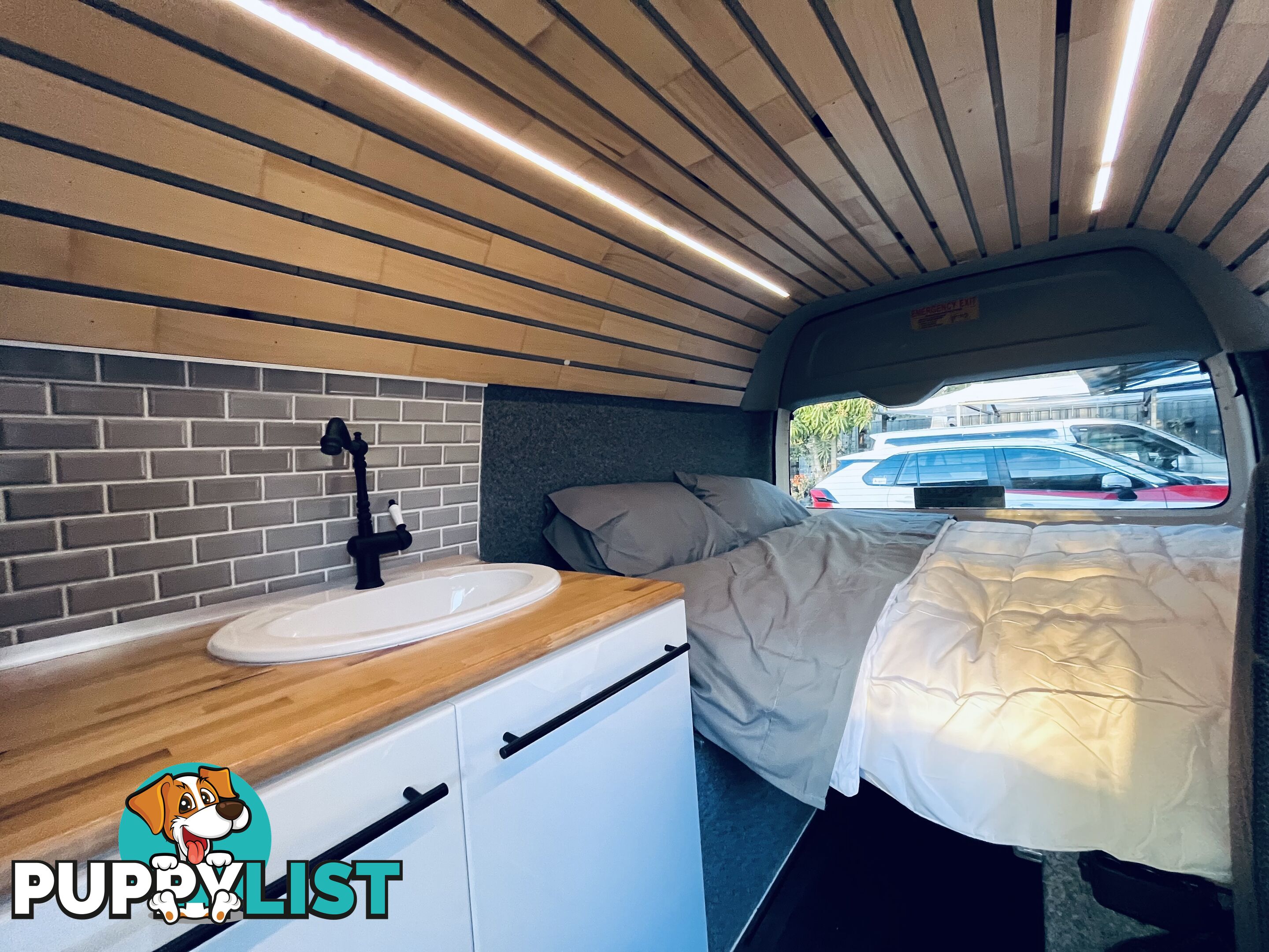 Toyota hiace commuter campervan Diesel low klms