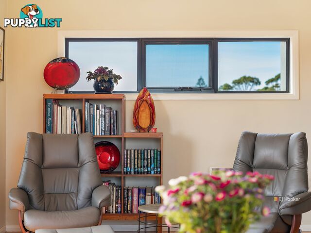 17 Sandy Crescent WYNYARD TAS 7325