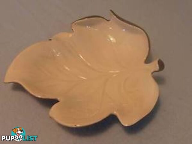 Carltonware Leaf dish