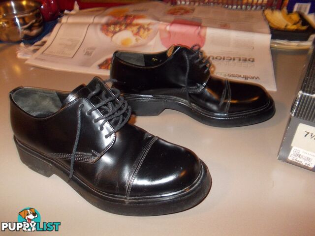 BUSINESS SHOES (MENS) & LAKE BY LLOYD, VGC