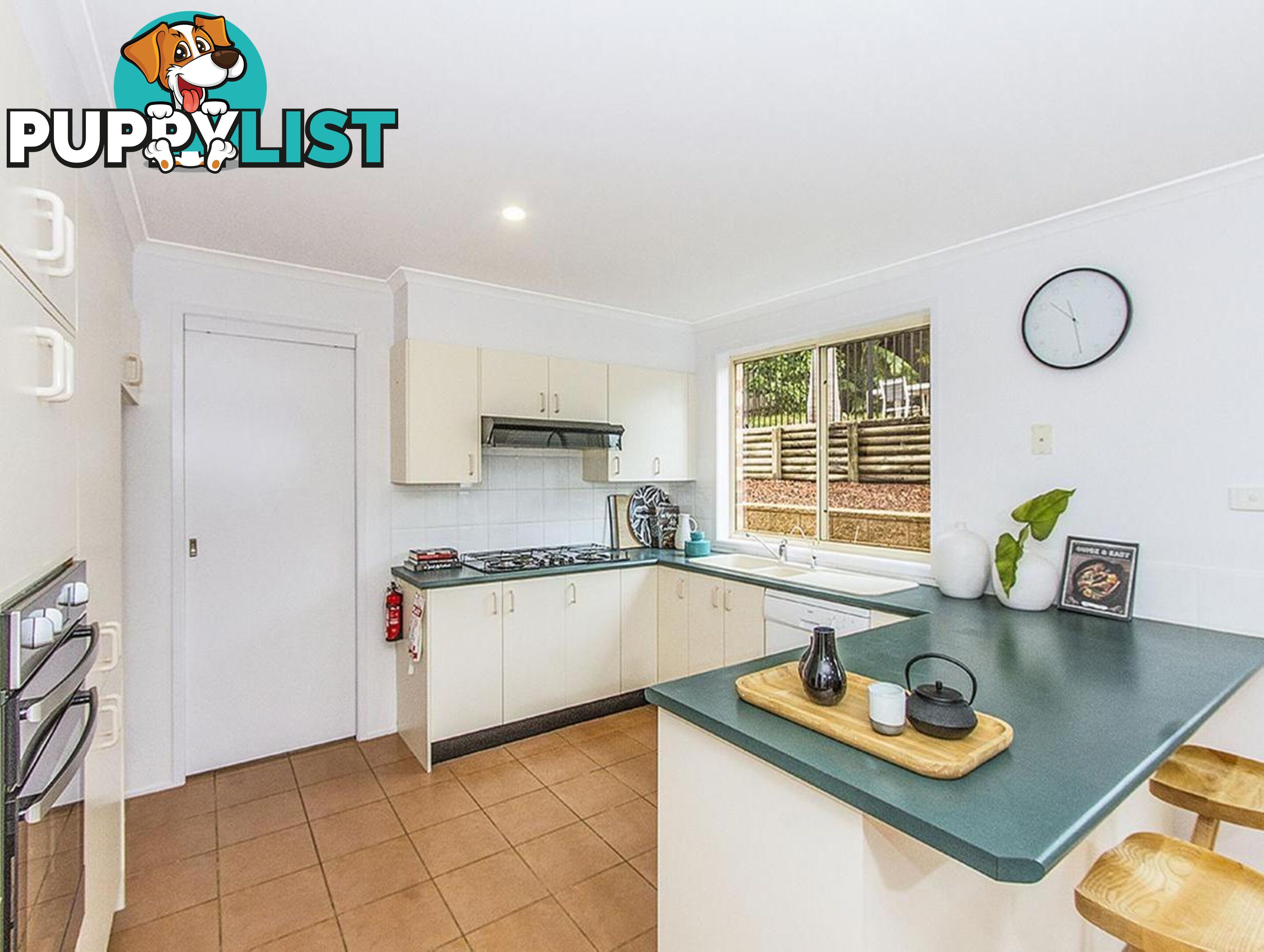 8 Woodbine Close LISAROW NSW 2250