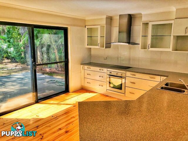 36 VICTORIA PARADE SOUTH COOCHIEMUDLO ISLAND QLD 4184