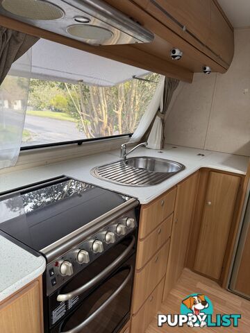 Great condition 2007 Jayco Sterling 23ft Caravan with Bathroom and Kitchen