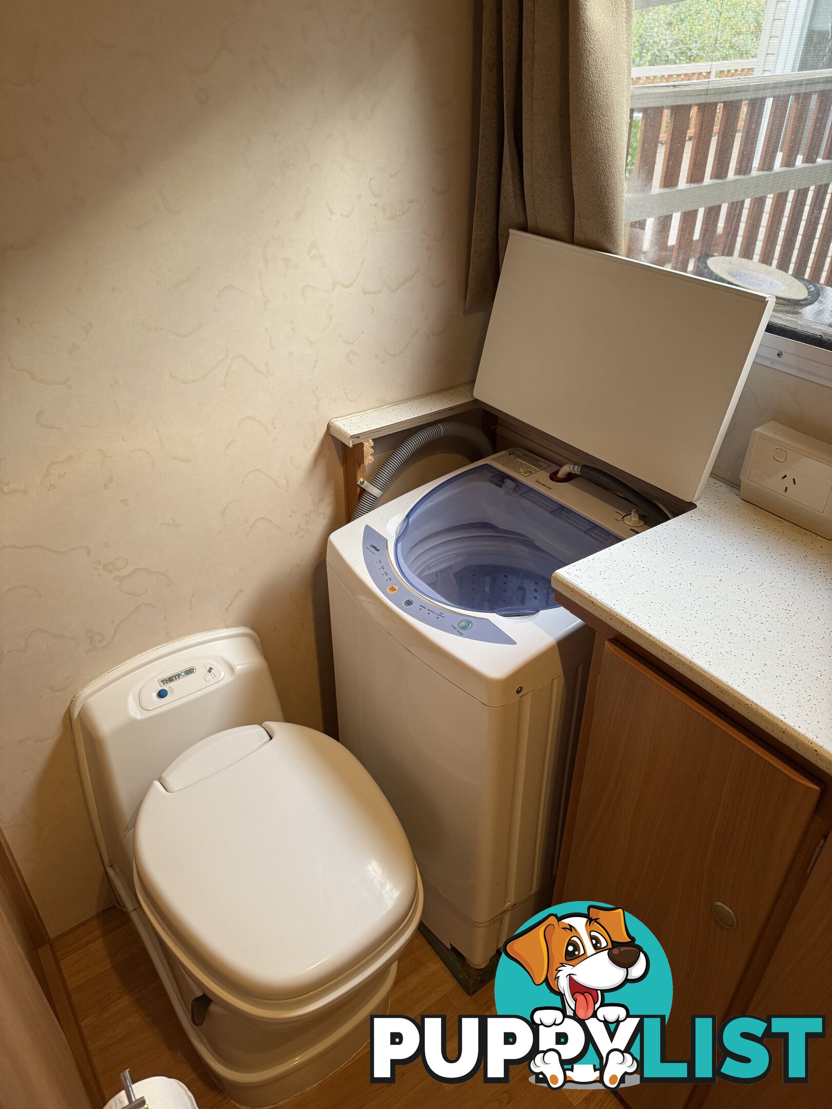 Great condition 2007 Jayco Sterling 23ft Caravan with Bathroom and Kitchen