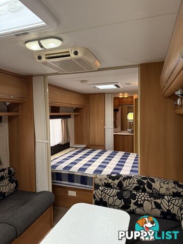 Great condition 2007 Jayco Sterling 23ft Caravan with Bathroom and Kitchen