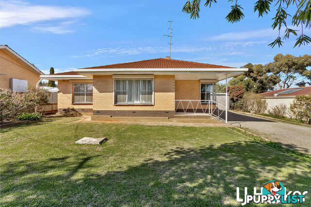 4 Charles Street SADDLEWORTH SA 5413