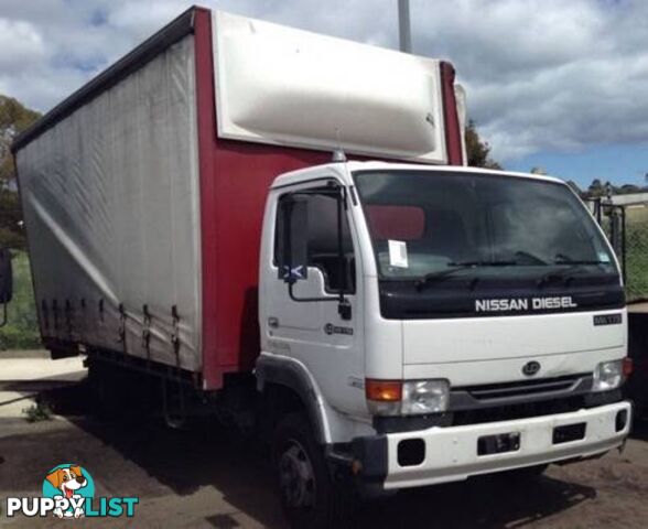 Nissan UD MK175 07/04 Curtainsider Day Cab