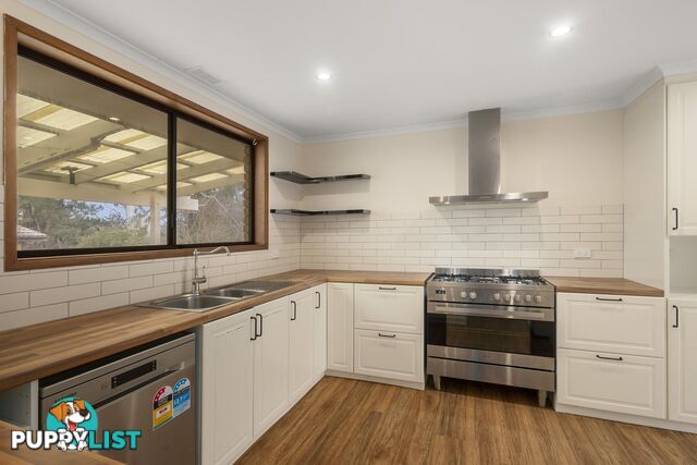 8 Macintyre Place CHARNWOOD ACT 2615