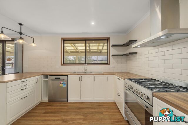 8 Macintyre Place CHARNWOOD ACT 2615
