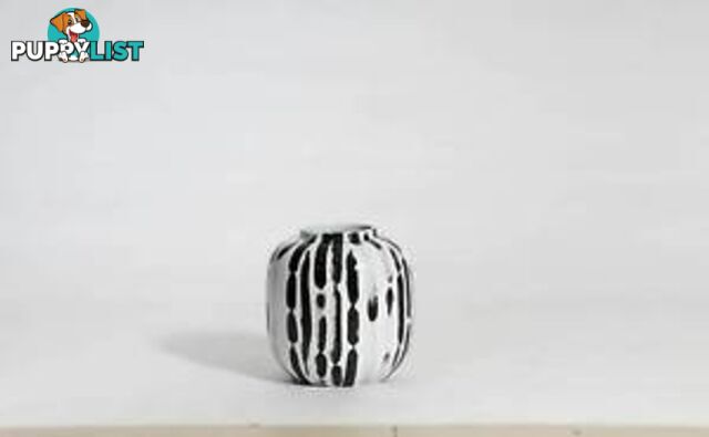 Handpainted-Black And White Vase With Vertical Pattren