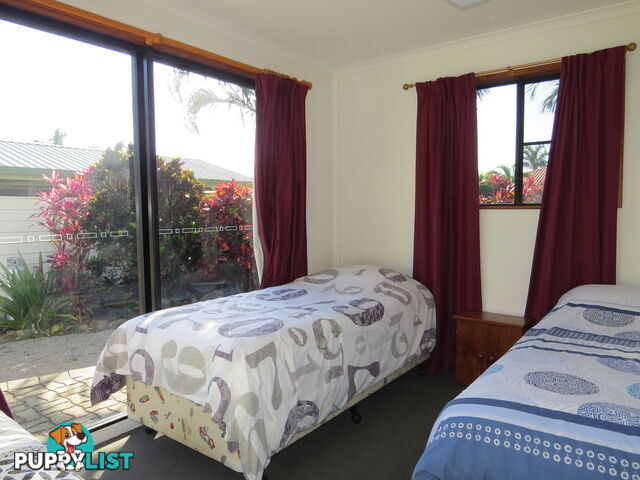 6 Baxter Avenue Brisk Bay QLD 4805