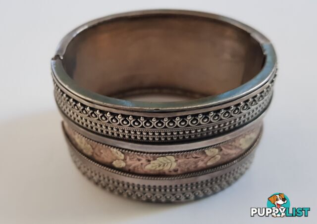 Antique (Victorian) Womens Bangle