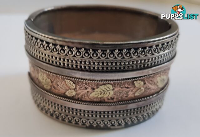 Antique (Victorian) Womens Bangle