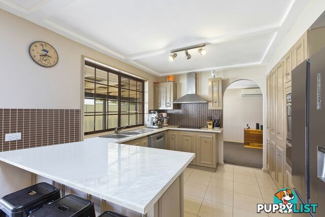 29 Murrumbidgee Crescent BATEAU BAY NSW 2261