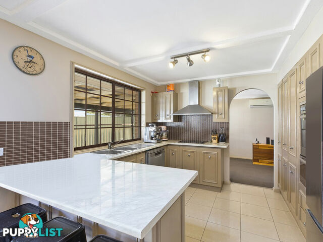 29 Murrumbidgee Crescent BATEAU BAY NSW 2261