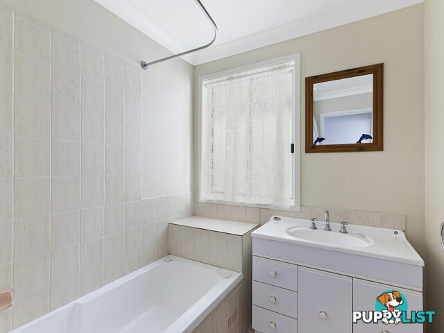 3 Lancaster Parade BATEAU BAY NSW 2261