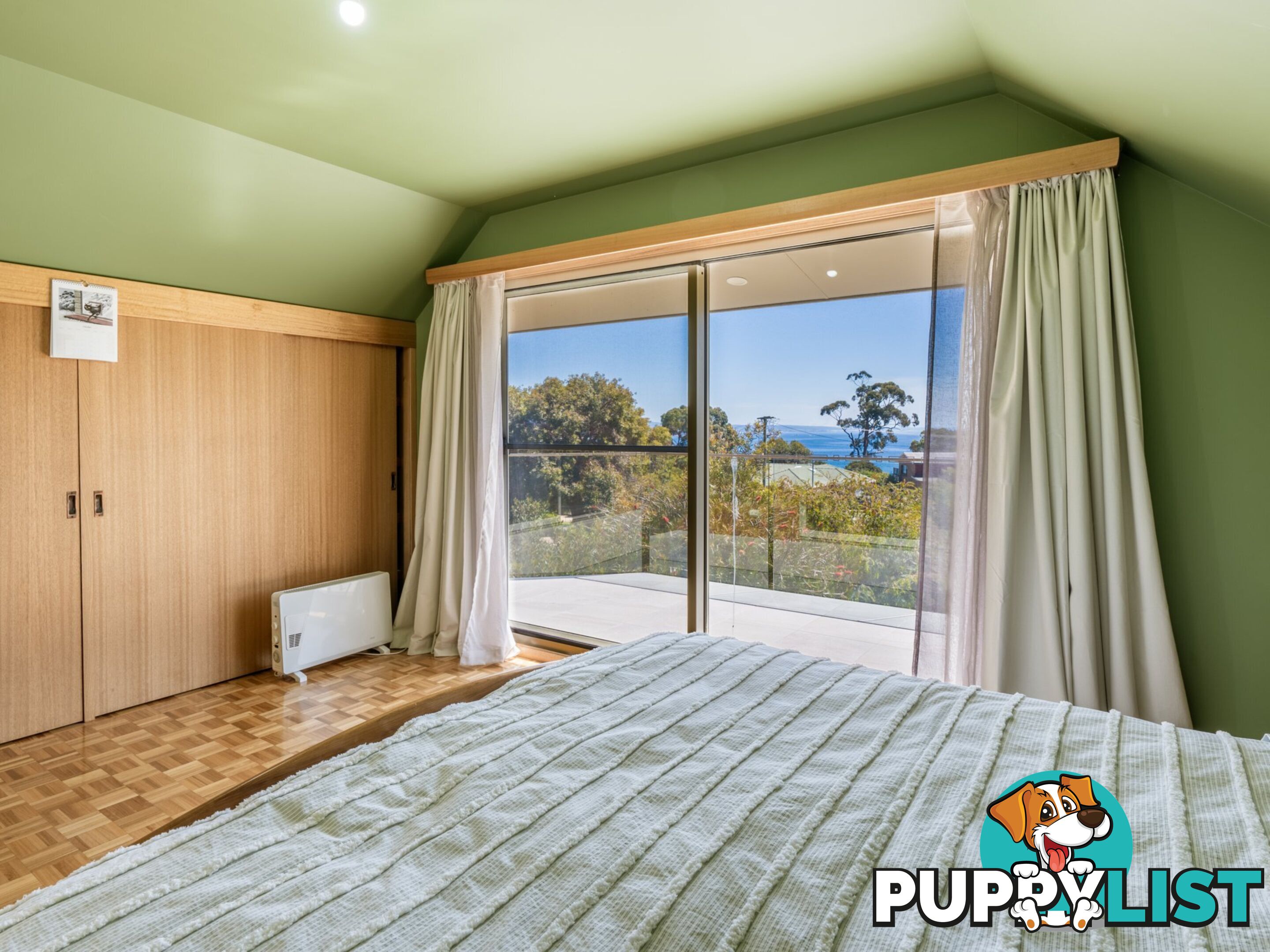 16 Pacific Drive BINALONG BAY TAS 7216