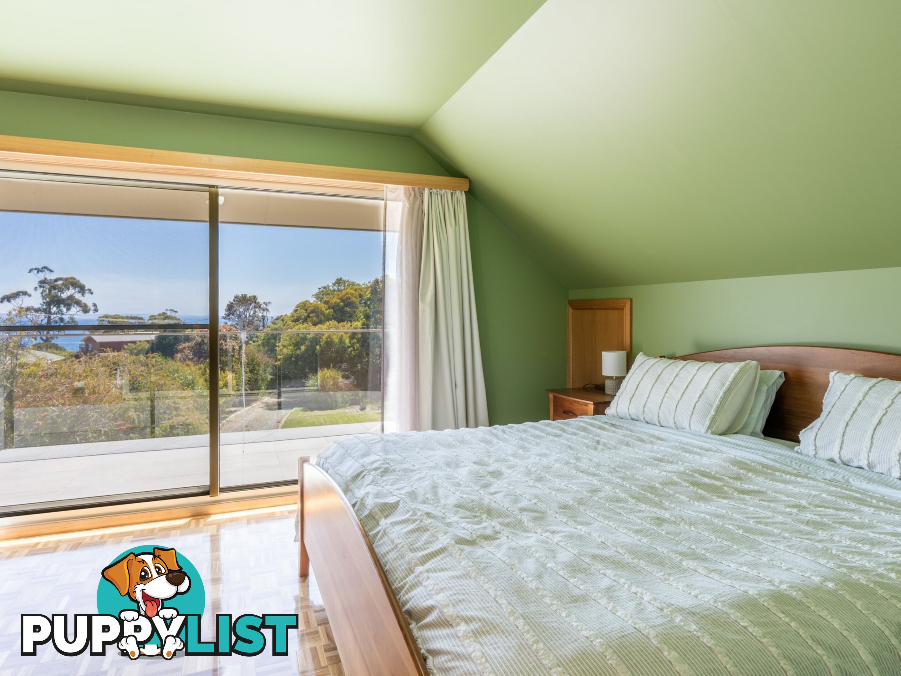 16 Pacific Drive BINALONG BAY TAS 7216