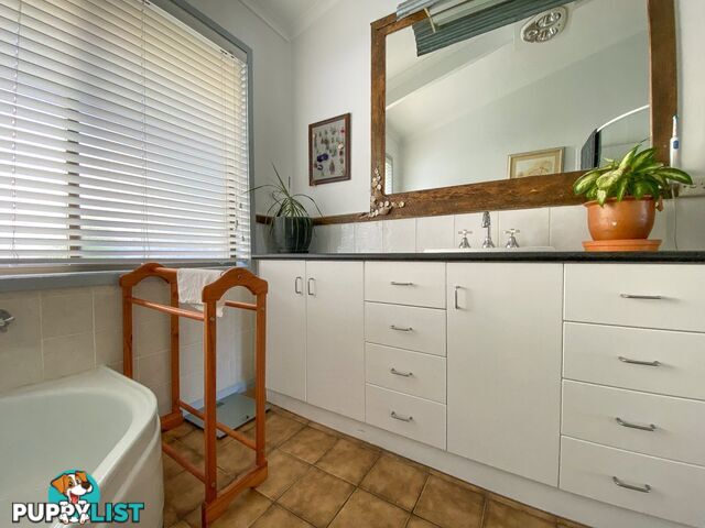7 Cray Court BINALONG BAY TAS 7216