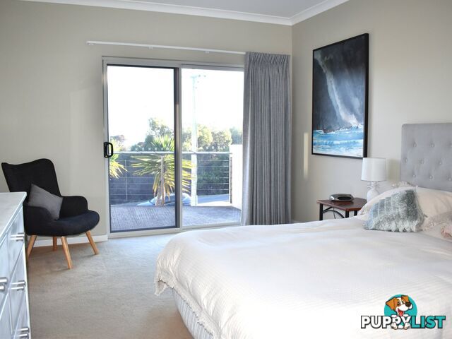 106 Main Road BINALONG BAY TAS 7216
