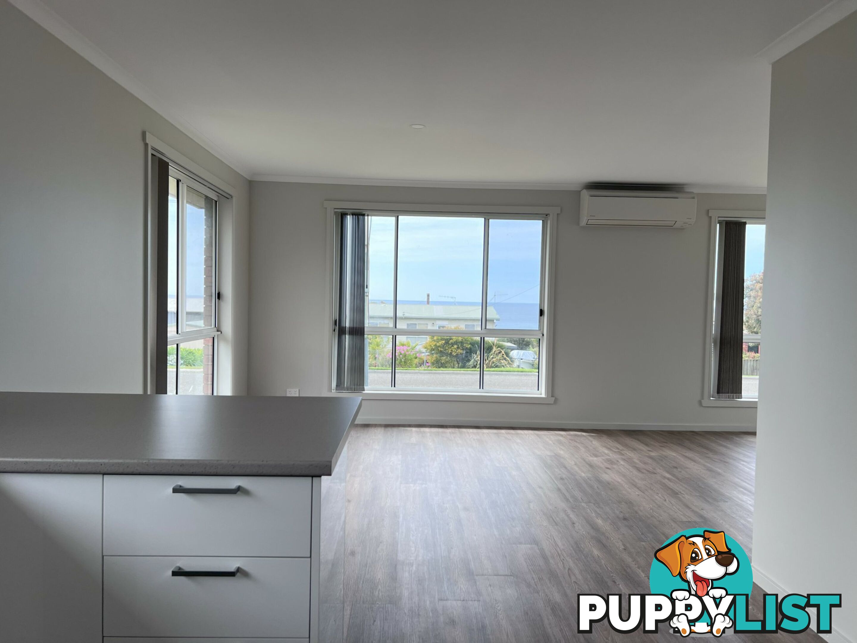 Unit 2/16-18 George Street SCAMANDER TAS 7215