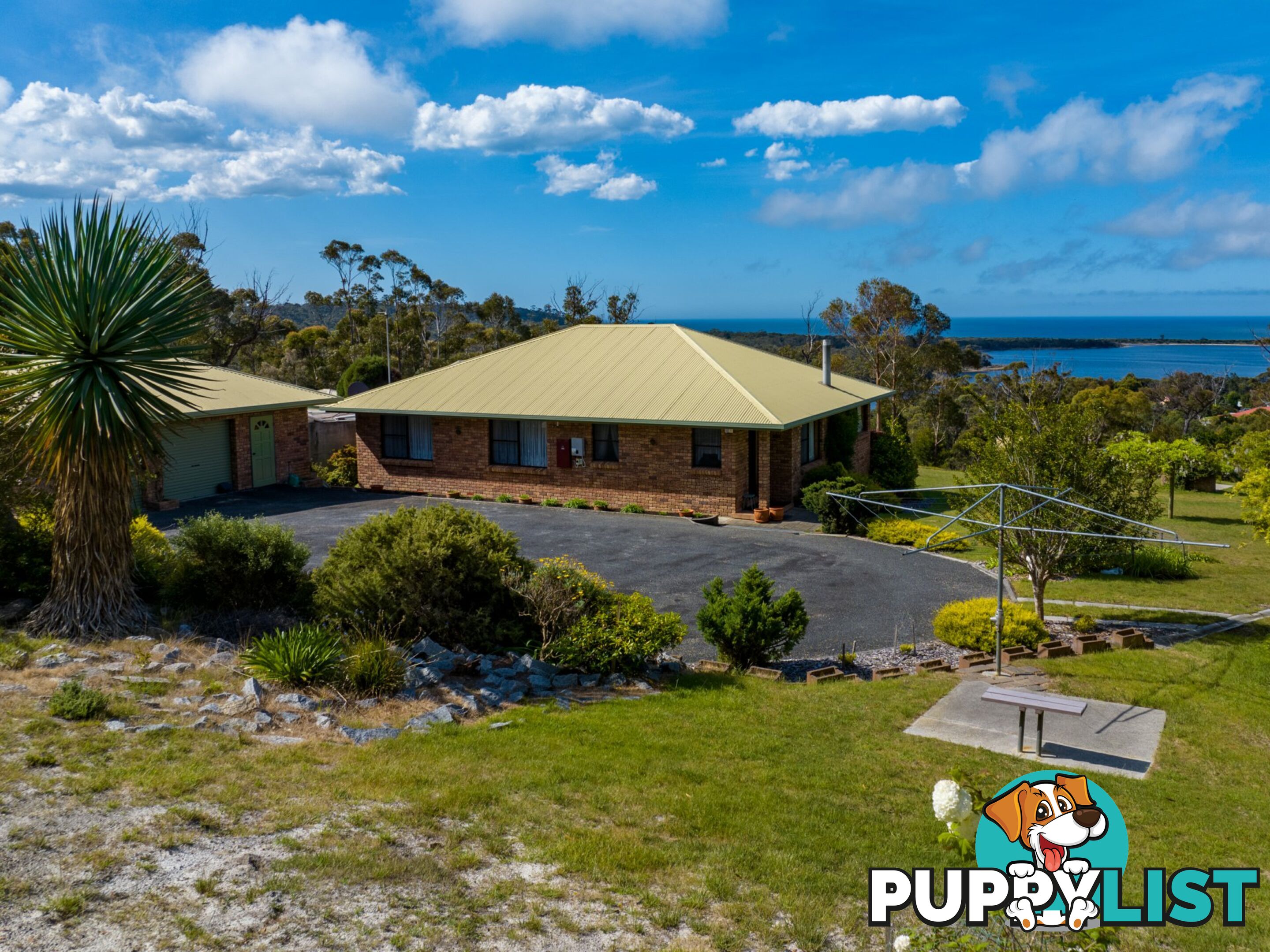 74 Gardens Road BINALONG BAY TAS 7216