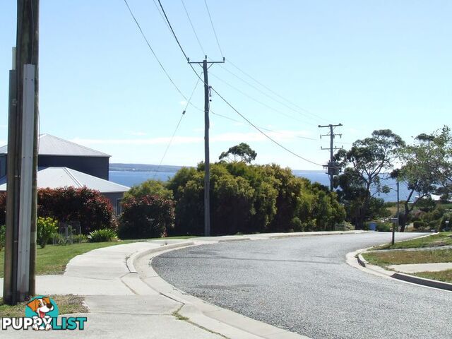 35 Coffey Drive BINALONG BAY TAS 7216