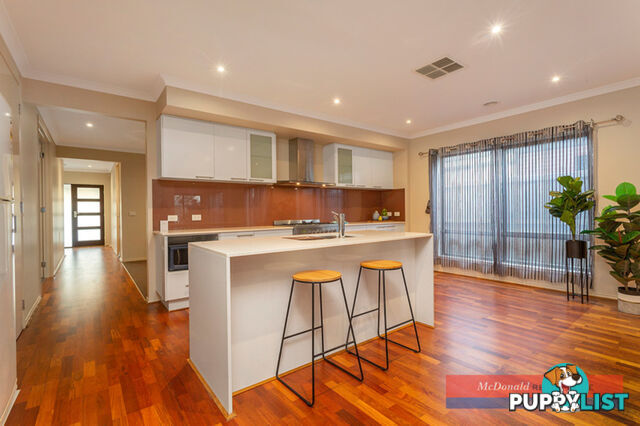 33 Burnham Crescent Keysborough VIC 3173