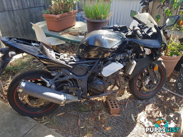 2012 Kawasaki Ninja 250R (EX250J) $600