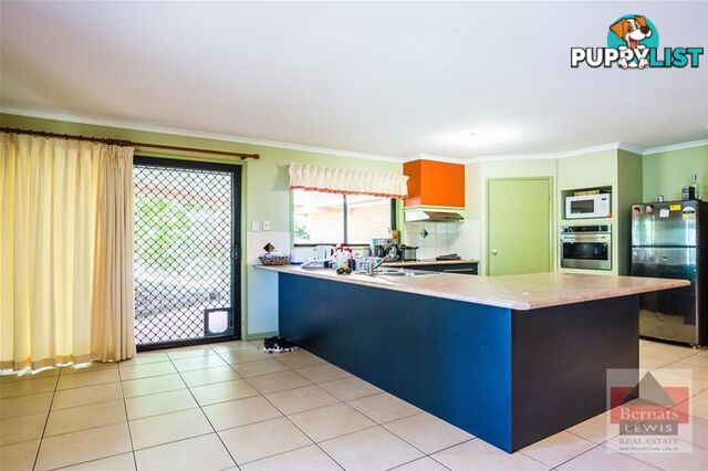 5 Clarke Close Edens Landing QLD 4207