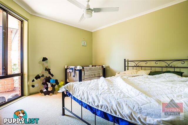 5 Clarke Close Edens Landing QLD 4207