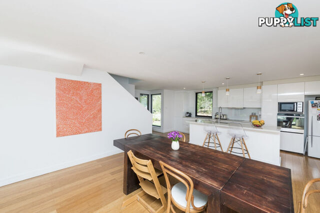 11 Loch Street YARRALUMLA ACT 2600