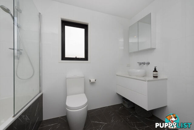 11 Loch Street YARRALUMLA ACT 2600
