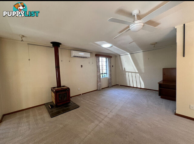 8 Wells Gardens, GRIFFITH ACT 2603