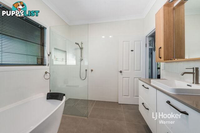 21 Clematis Court CASHMERE QLD 4500