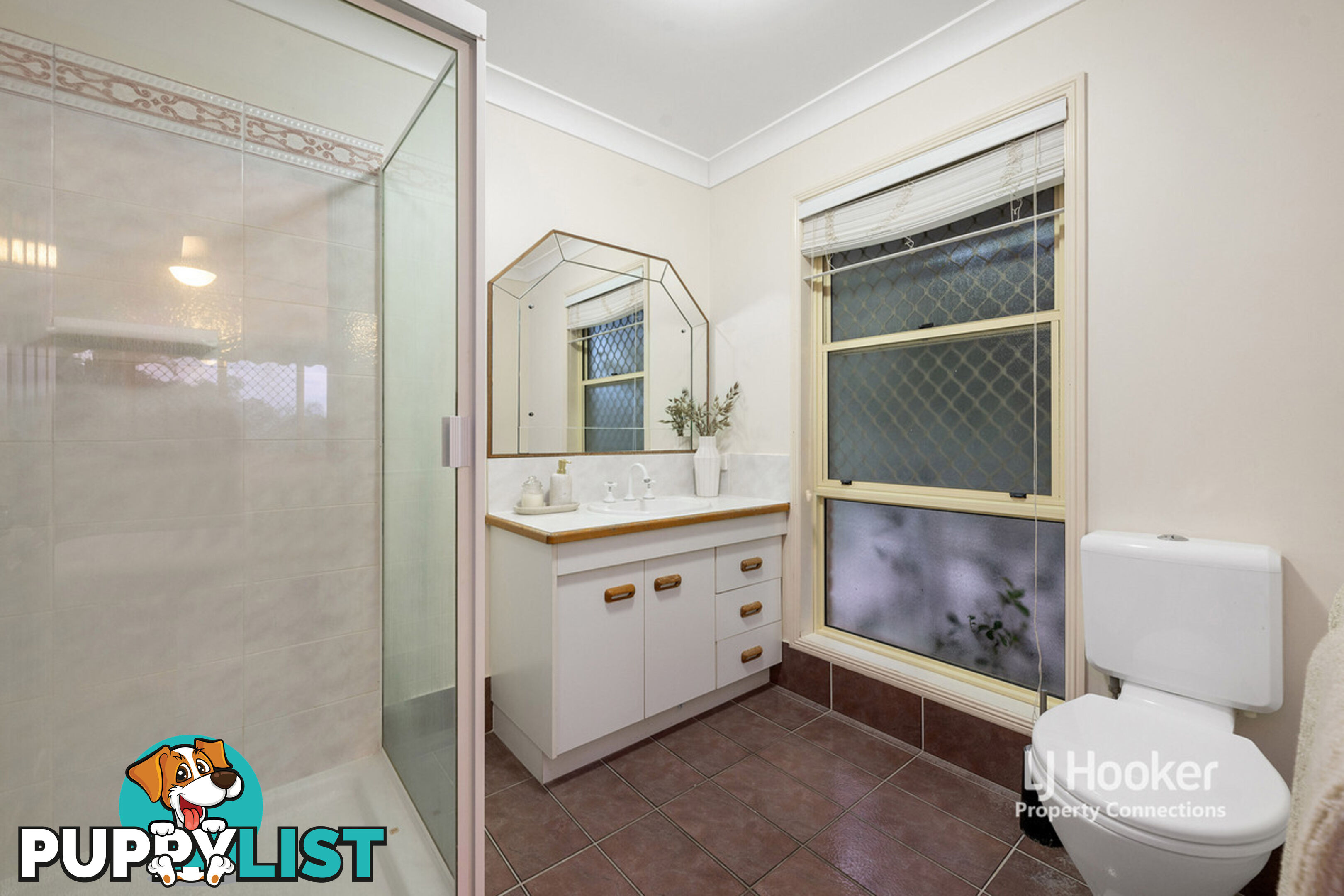 17 Atoll Crescent EATONS HILL QLD 4037