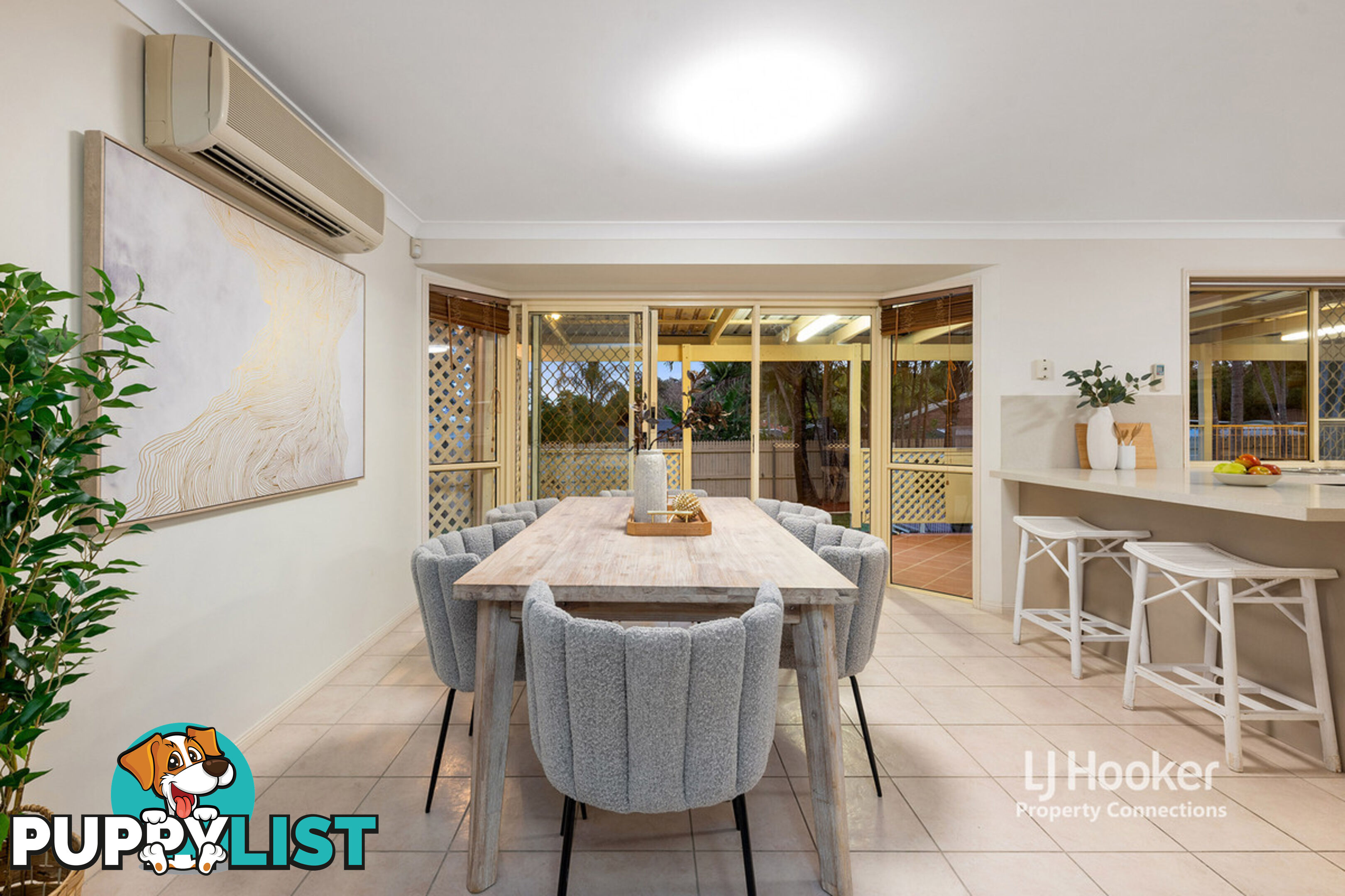 17 Atoll Crescent EATONS HILL QLD 4037