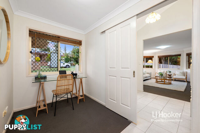 17 Atoll Crescent EATONS HILL QLD 4037